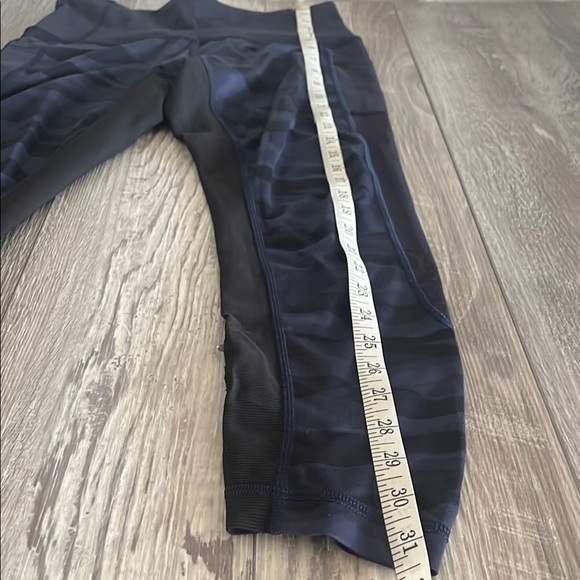 Lululemon Blue Camouflage Leggings - Picture 9 of 12